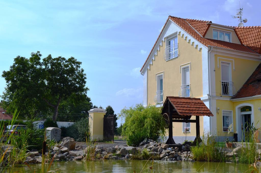 Holiday Centrum Žatec Zewnętrze zdjęcie