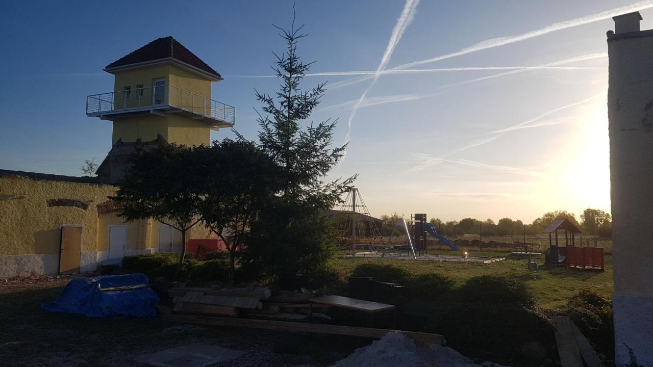 Holiday Centrum Žatec Zewnętrze zdjęcie